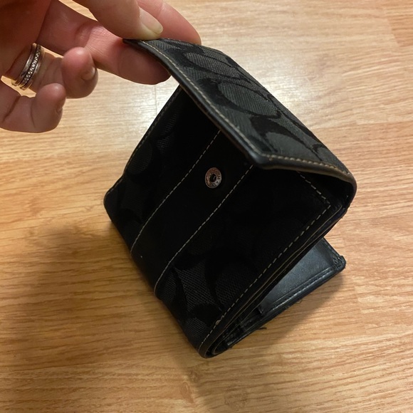 Coach Wallet - Picture 4 of 4